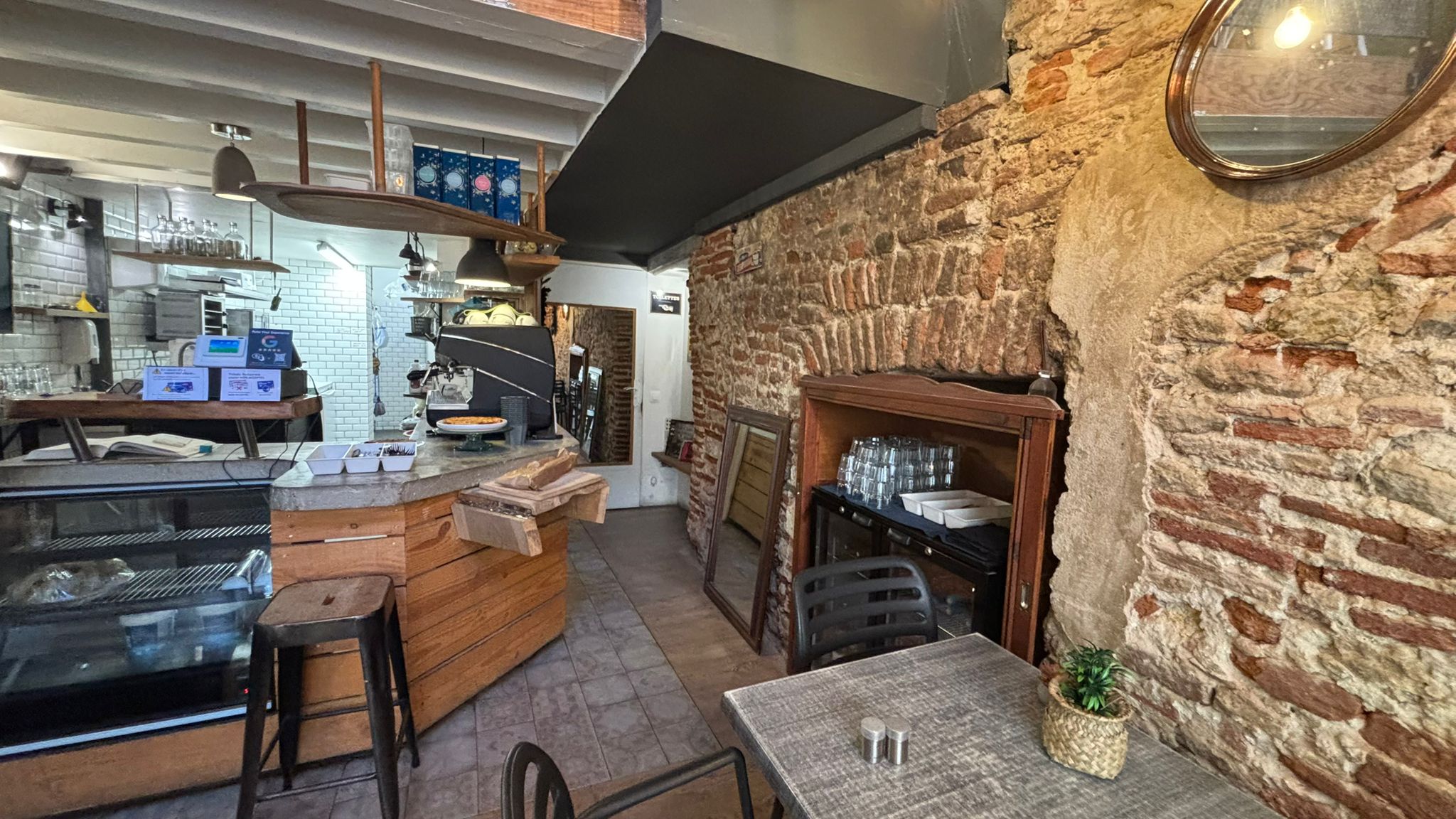 La mezzanine du restaurant avec vue sur la salle